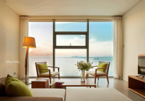 Oceanfront 2 BR with stunning sunrise for family
